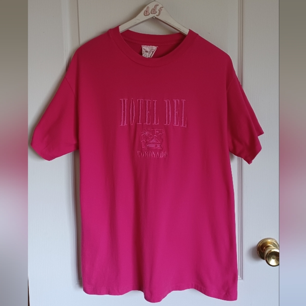VINTAGE HOTEL DEL CORONADO EMBROIDERED PINK ON PINK SINGLE STITCH T-SHIRT LARGE